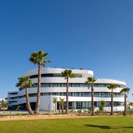 فندق Longevity Health & Wellness - Adults Only